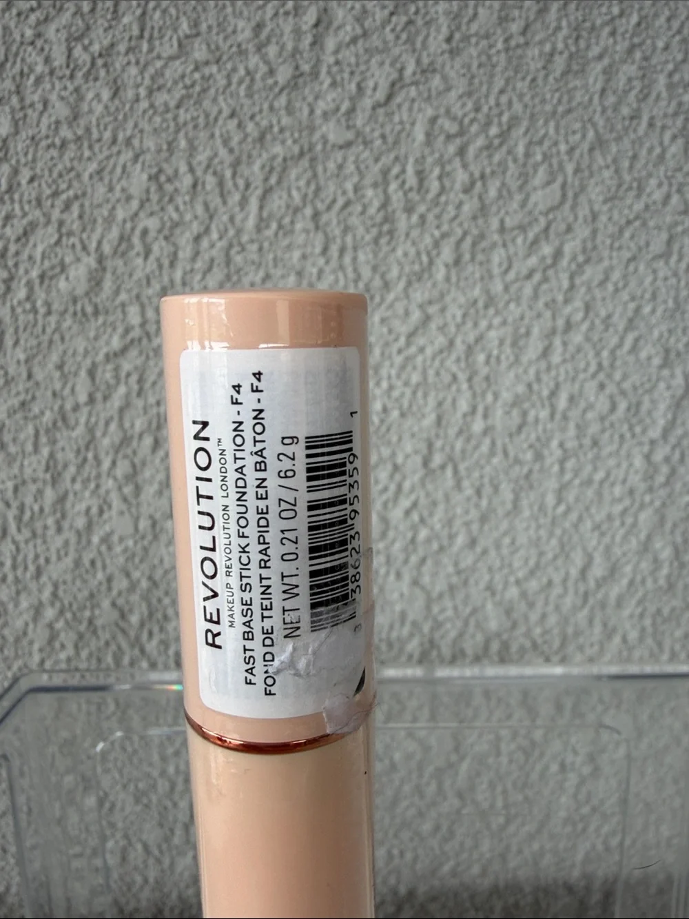SEALED MAKEUP REVOLUTION LONDON FAST BASE STICK FOUNDATION SHADE F4